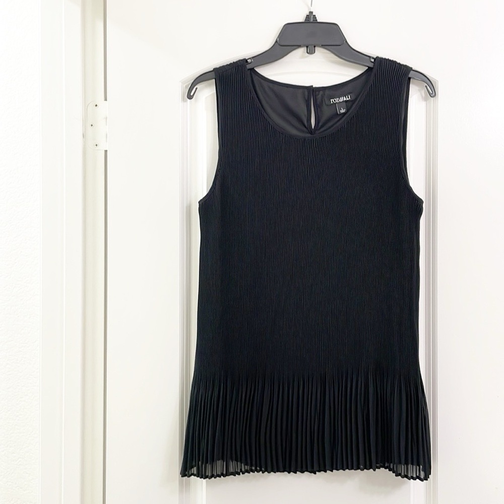 Roz & Ali black ribbed sleeveless top